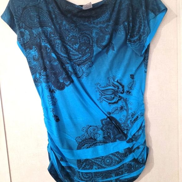 Charming Charlie ruched side top - Picture 2 of 4